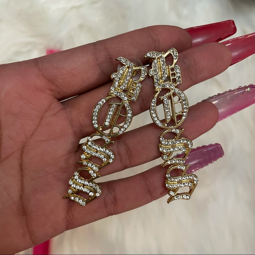 “BOSS” earrings - Picture 3 of 6
